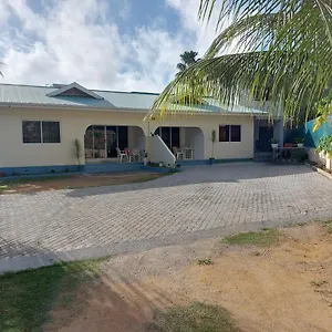 https://farida-apartment.maheislandhotels.com